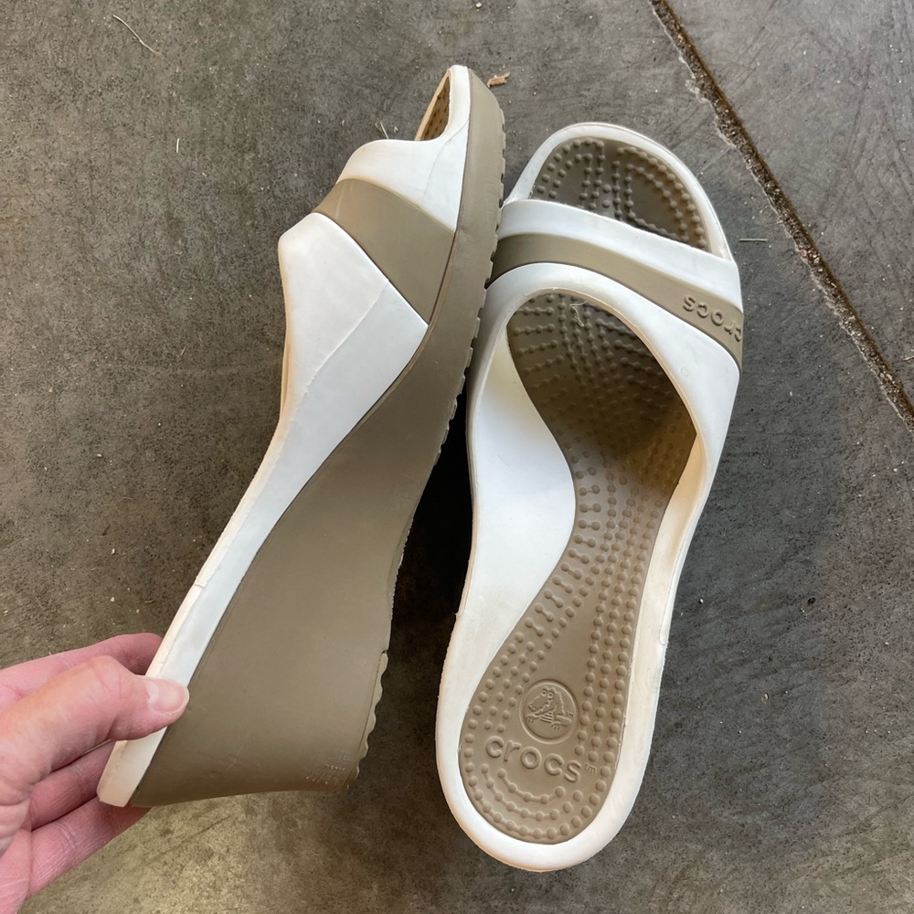 Crocs Wedge Heel Sandal Sassari Brown White Open Toe Slip-On Two Tone Women's 11